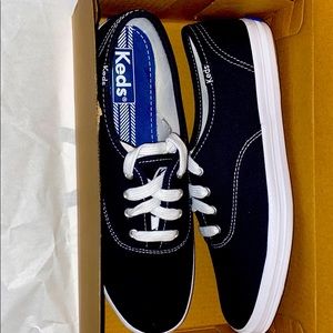 Champion Navy Canvas - Keds